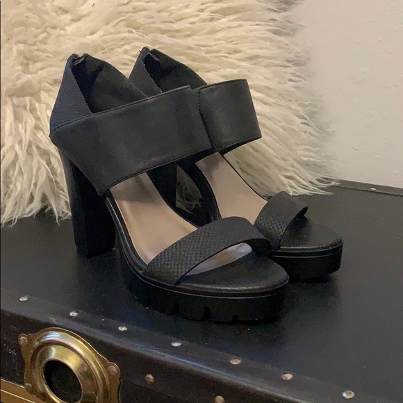 Black Nine West Heels - Picture 2 of 6